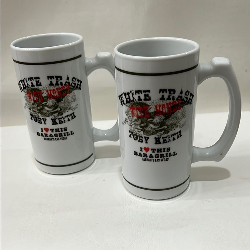 Toby Keith 12 Oz Mugs White Trash With Money Harrahs Las Vegas Set 2 White Black